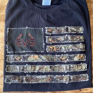 Mens large realtree shirt